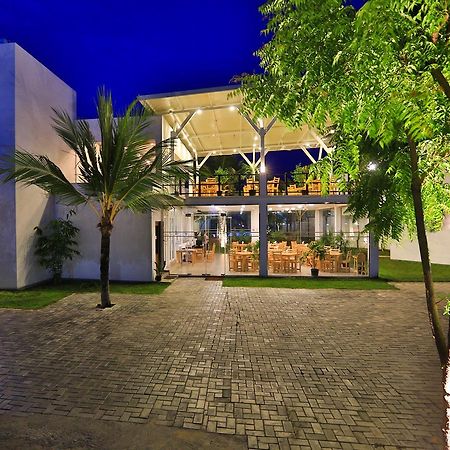 Hotel Arugambay Roccos Arugam Bay Exterior foto