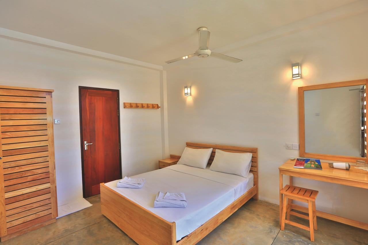 Hotel Arugambay Roccos Arugam Bay Exterior foto